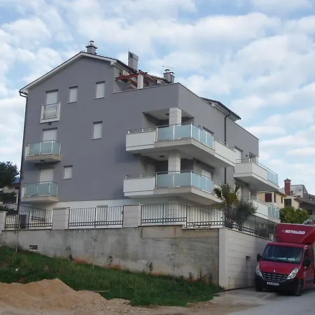 Apartament Lumare - 100m From The Sea Pula