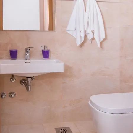 Lumare - 100m From The Sea