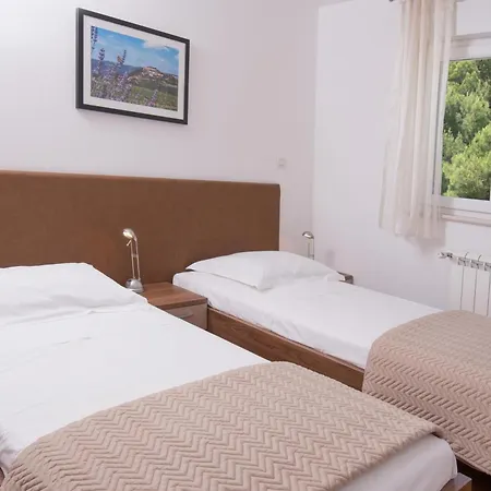 Villa Lumare - 100M From The Sea Pula