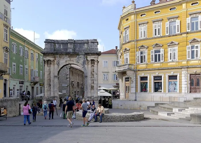 Villa Lumare - 100M From The Sea Apartman Pula